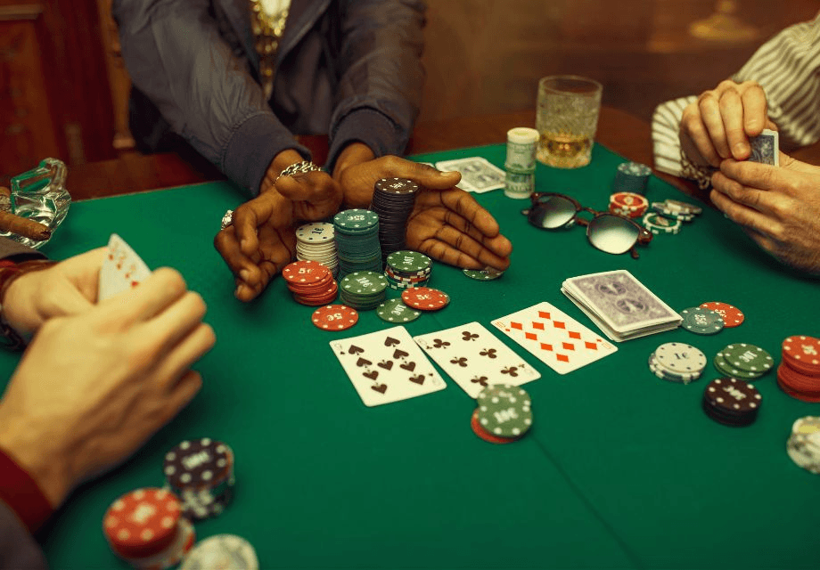Poker, Baccarat and Niche Table Games at Canadian Online Casinos